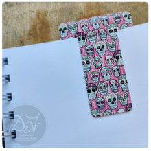 Load image into Gallery viewer, Metal Book clip
